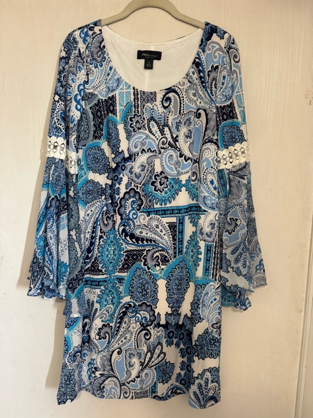 Ronni nicole Blue Paisley Lace-Trim Tunic Top